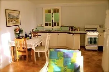 팜스테이 누사 아발론 팜 코티지 Sunshine Coast 오스트레일리아